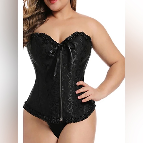 Daisy Corsets Other - STUNNING Black on Black Lace Corset